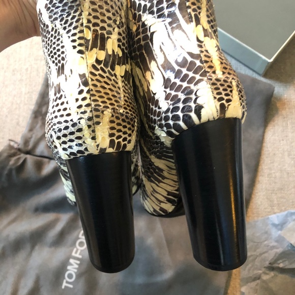 NWT $2880 Tom Ford Black and White Python Ankle Boots - Picture 7 of 10